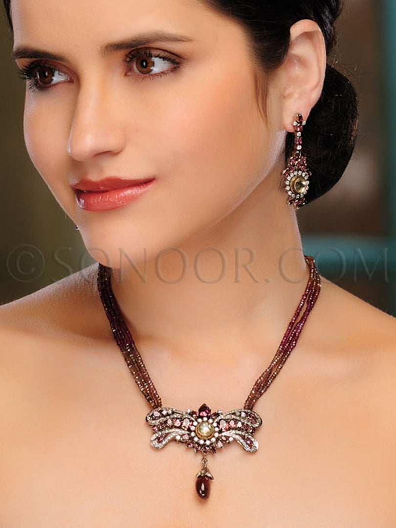 Giaan Victorian Garnet Handcrafted Pendant Set