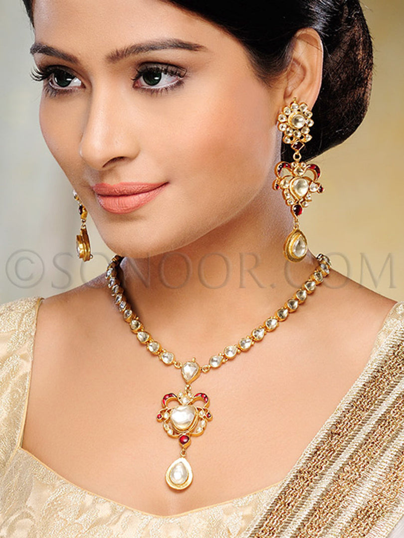 Naomi Gold Finish Kundan Pendant Set