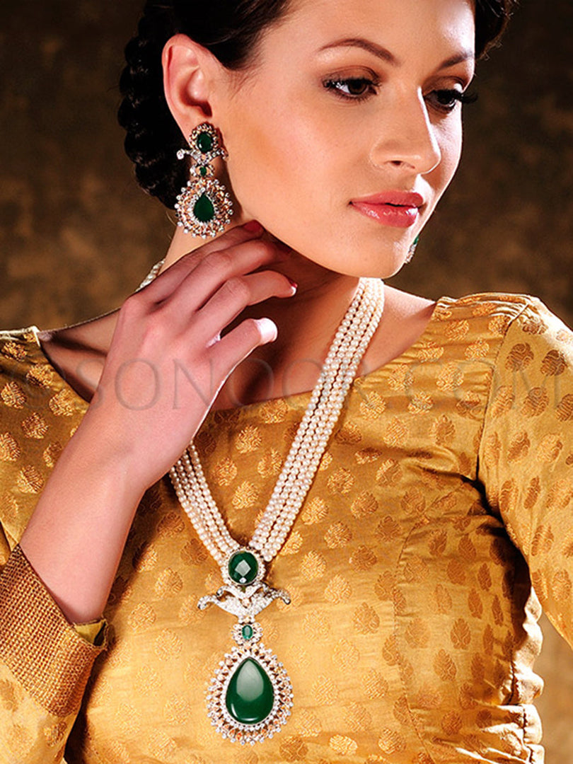 Kuma Green Stone Pearl String Long Pendant Set