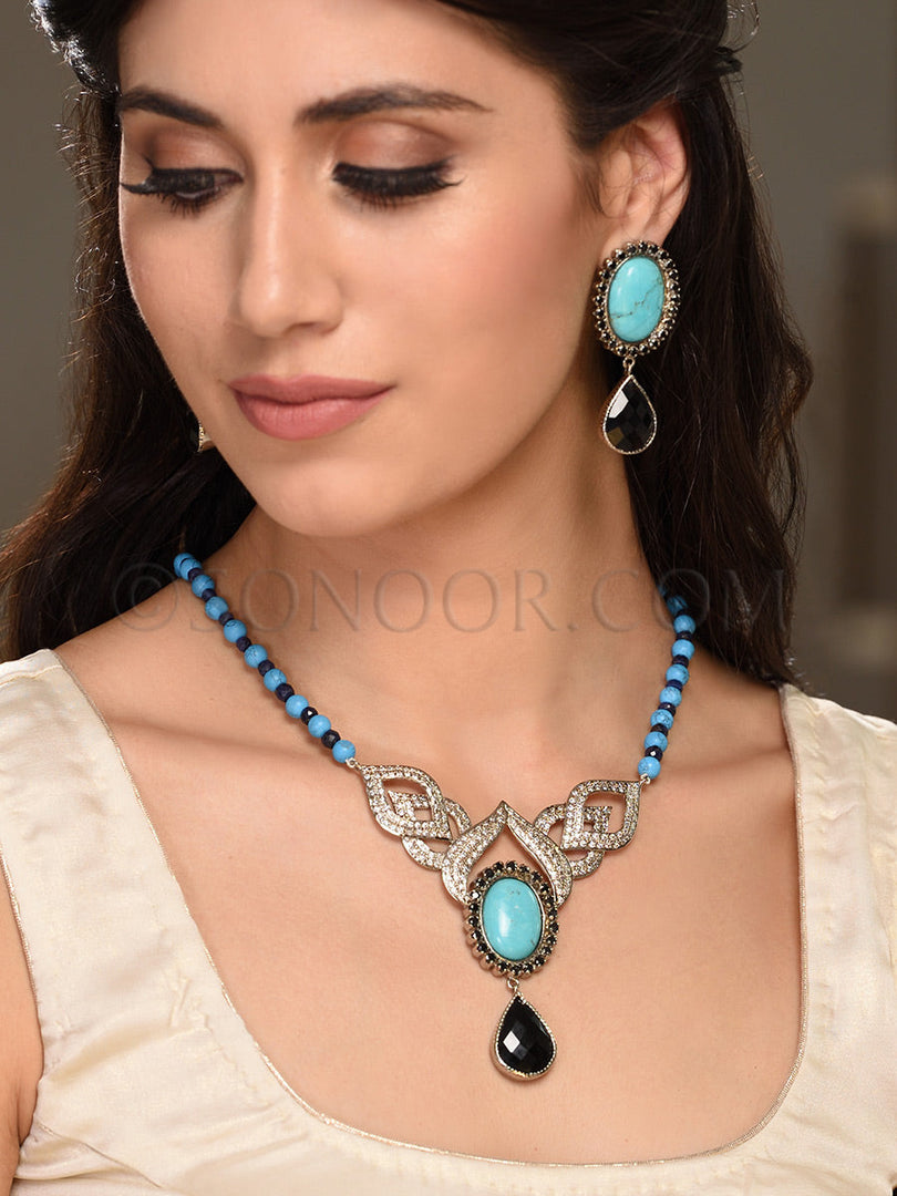 Kuvam Victorian Black & Turquoise Stone Pendant Set