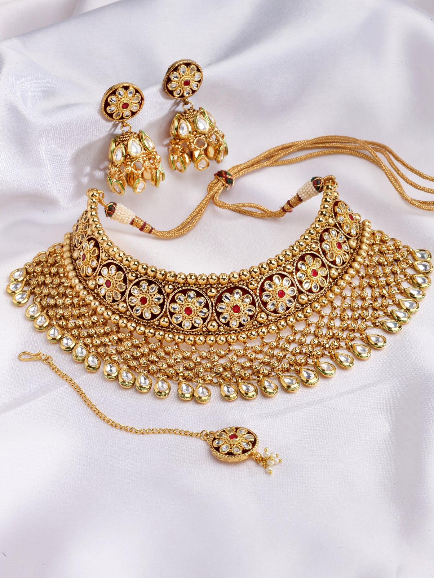 Vaidure Antique Gold Finish Necklace Set