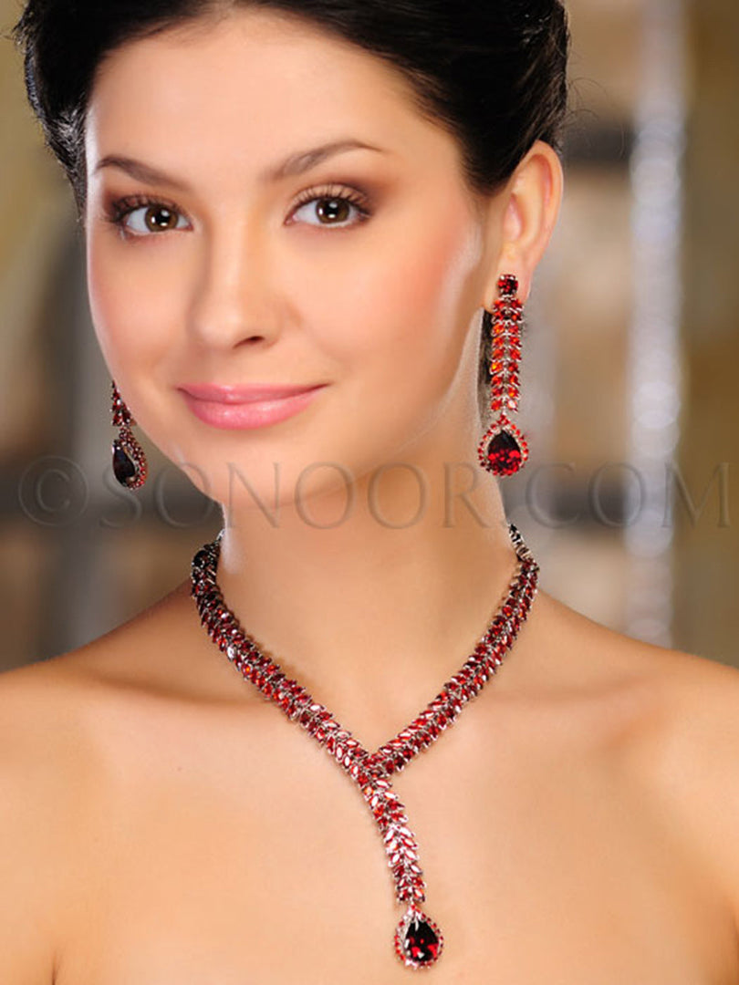 Manya Victorian Garnet Stone Necklace Set