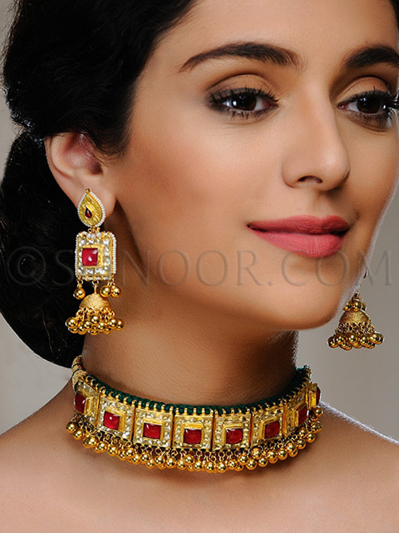 Kavia Antique Gold Plated Kundan Choker Set