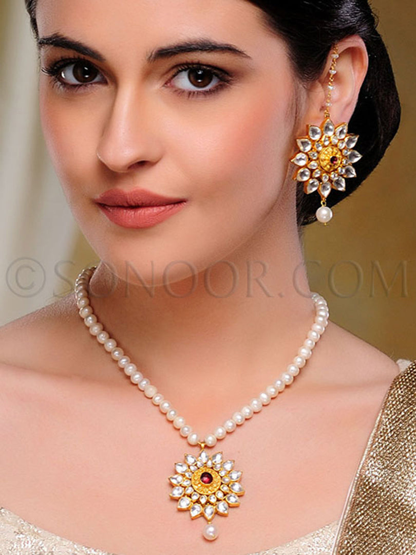 Diwa Kundan Pearl String Pendant Set