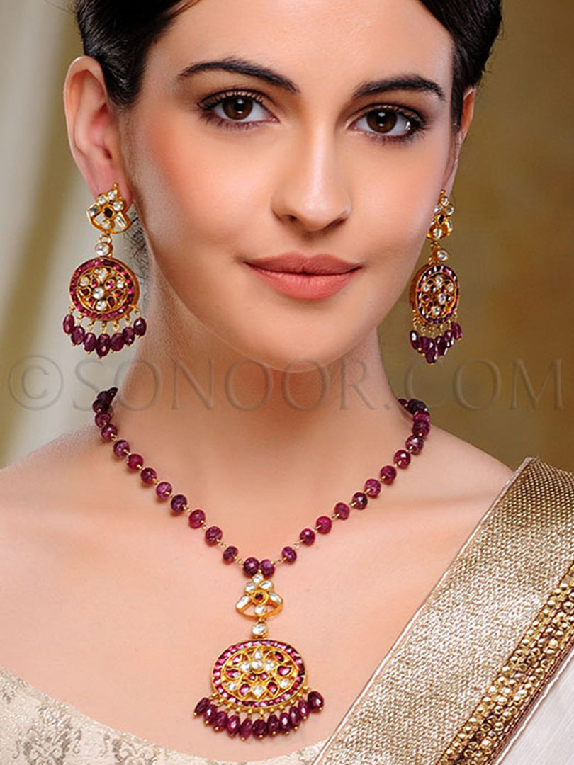 Raavi Ruby Pachi Kundan Pendant Set