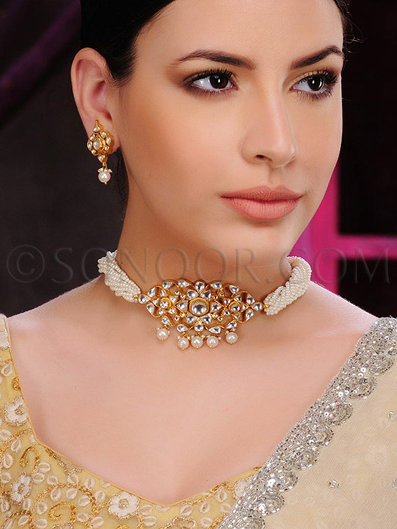 Kesha Kundan Pearl String Choker Pendant Set