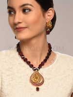 Load image into Gallery viewer, Yashmani Dull Gold Trimuleen Pendant set
